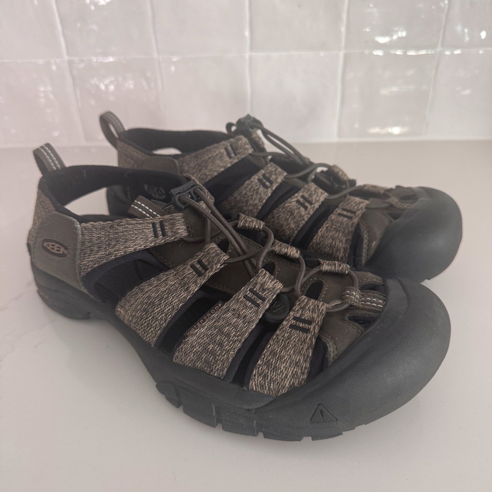 Keen Newport H2 Sandals Men 9 Gray Black Waterproof Hiking Outdoor Trail Comfort